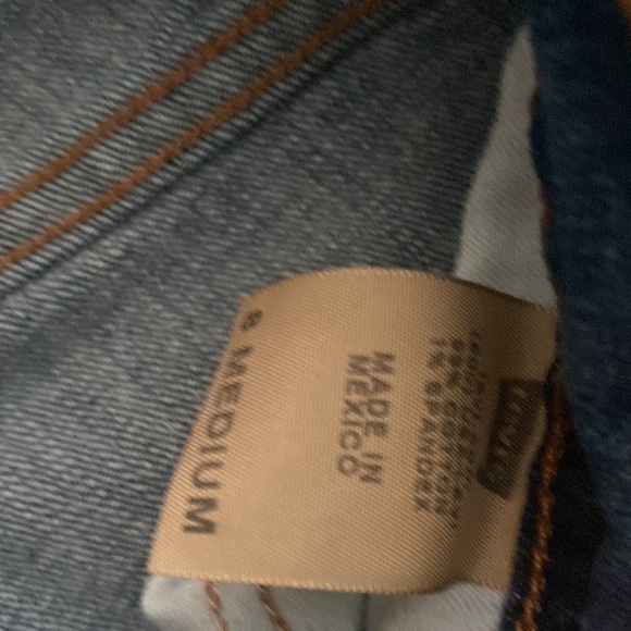 Levi jeans sz 8 - Picture 2 of 5